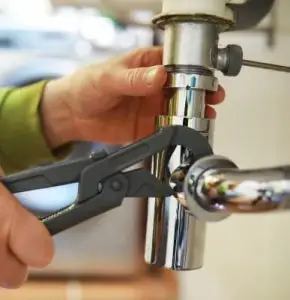 Edirne sıhhi tesisatçısı kurumsal servis aracı ve teknik personeli.